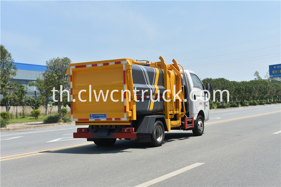 food waste hauling truck image